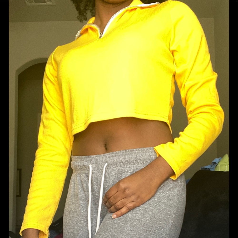 Gold croptop shirt